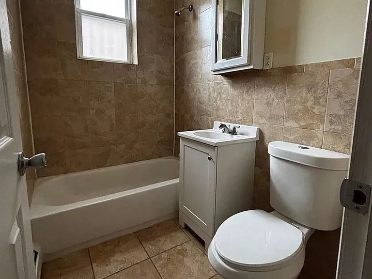 901 Stuyvesant Ave #1C — Photo 7