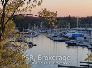 11 Bronte Rd #422, Oakville, ON L6L0E1