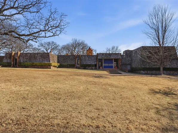 2812 Persimmon Creek Dr, Edmond, OK 73013