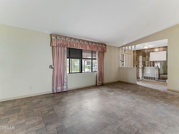 3rd image of 31 Firtree Ln