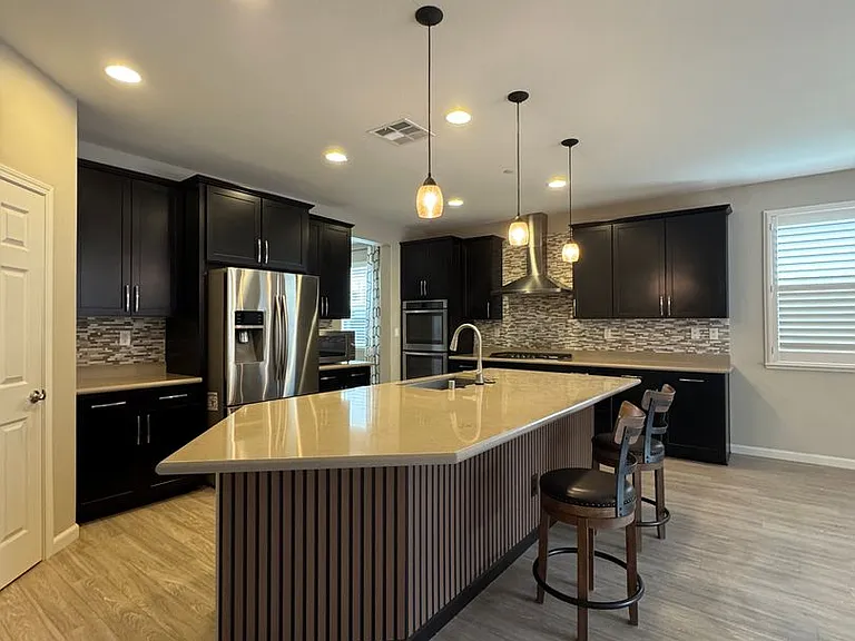 800 Valencia Ct — Photo 29
