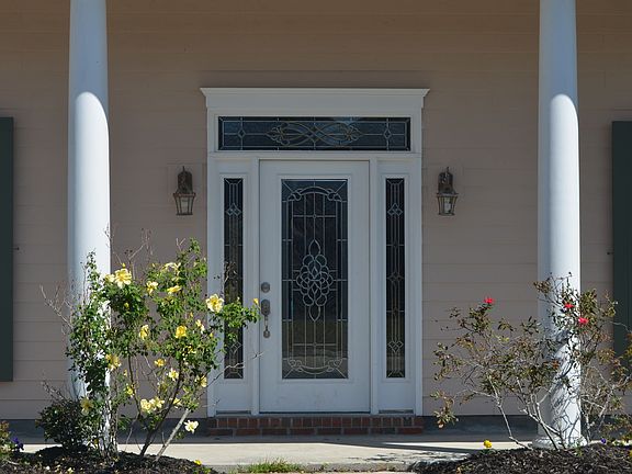 3rd image of 209 Ox Bow Dr.