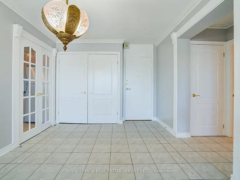 250 Scarlett Rd #206 — Photo 6