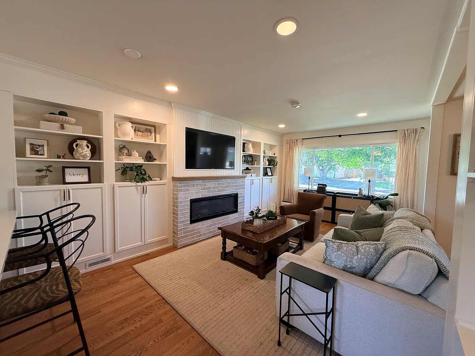 4 bed, 1853 sqft, $3,300 — Photo 1
