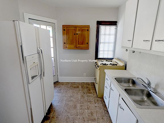 5 Kitchen_11192024