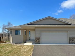 624 Union Ct, Cannon Falls, MN 55009