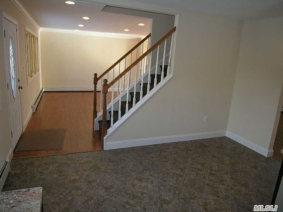 2nd image of 22 Briaroot Dr