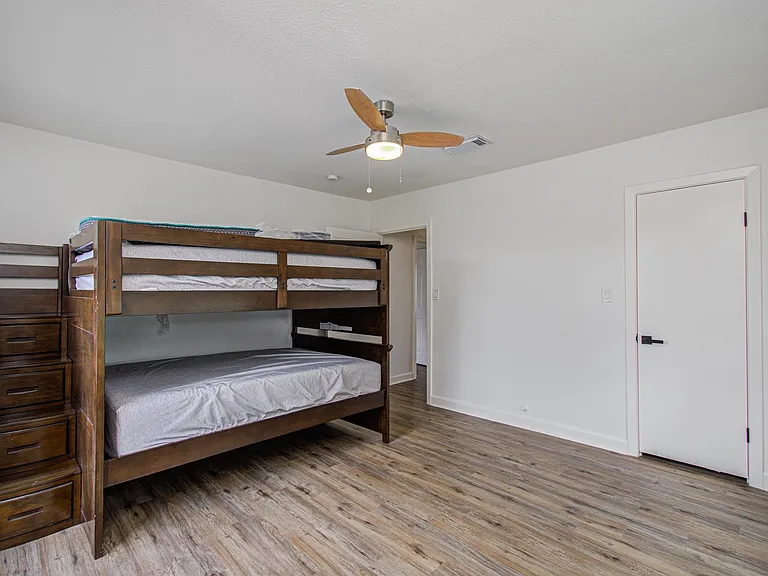 709 S McCarty Ave — Photo 33