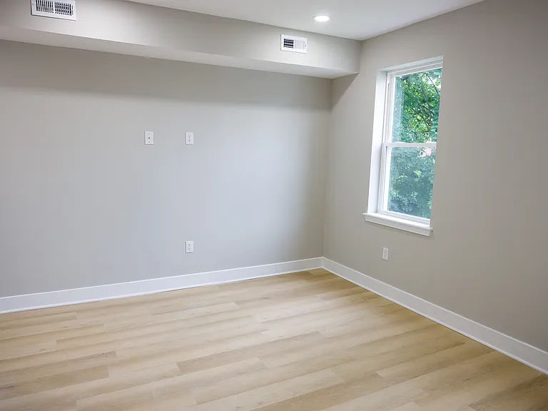1201 Lindley Ave #4 — Photo 9