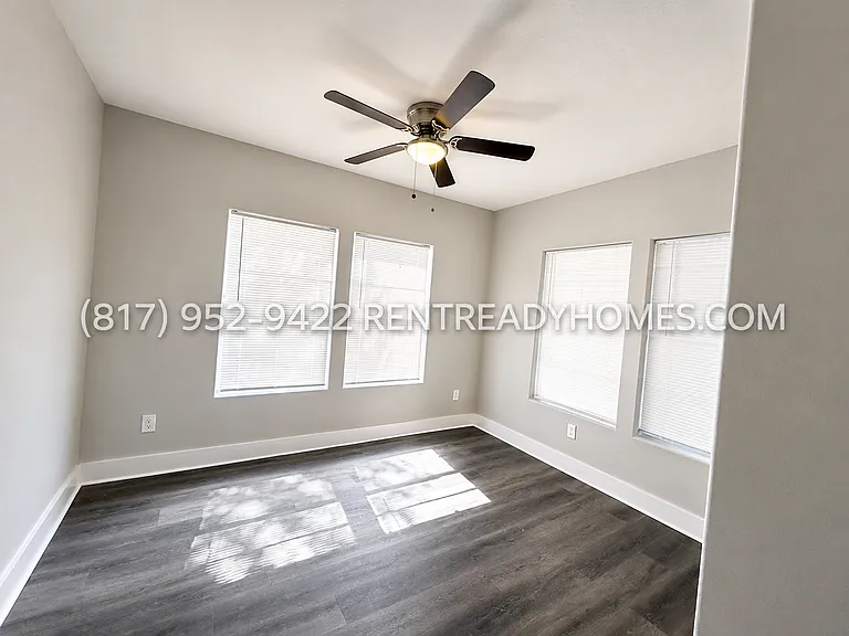 102 Anderson St — Photo 4