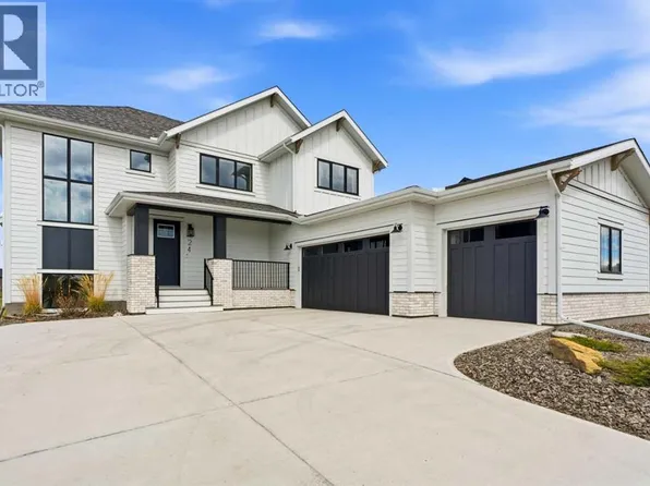 24 Monterra Lndg, Rocky View County, AB T4C 0G8