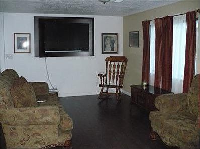 4th image of 850 Shirley St NE