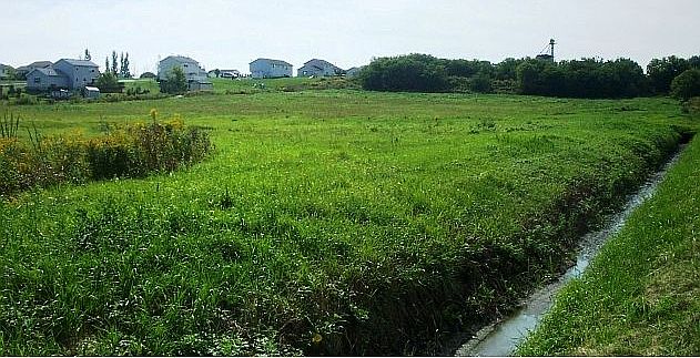 Residential Sub Behind Prop