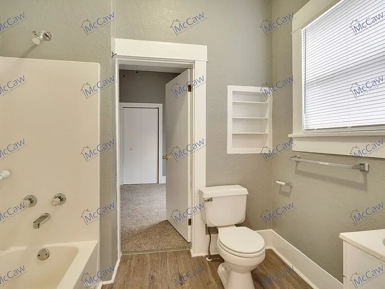 2305 9th St — Photo 15