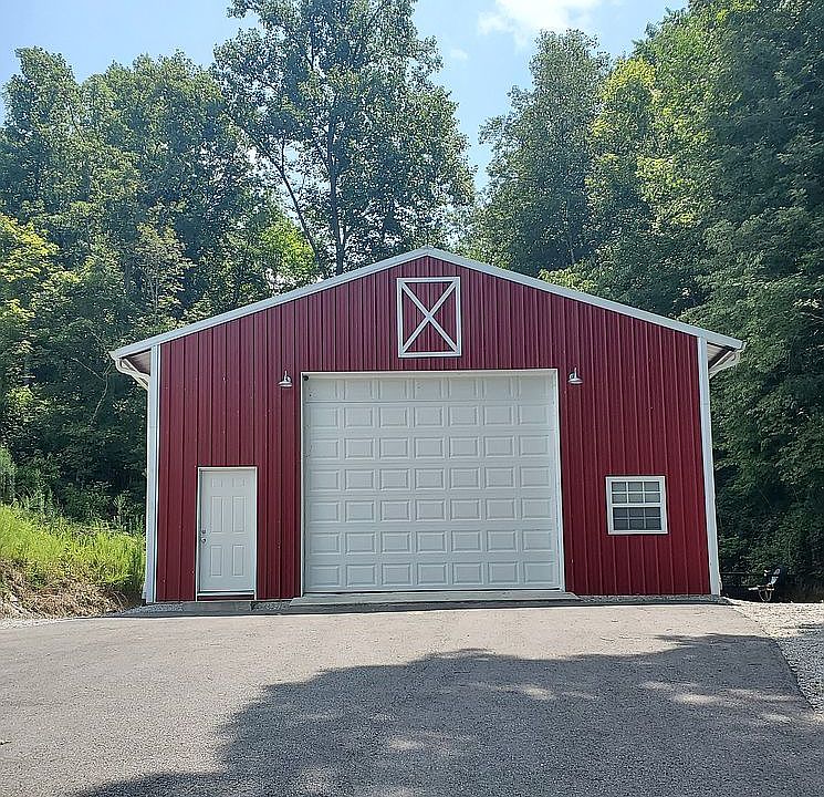 2nd image of 1300 Tottys Bend Rd