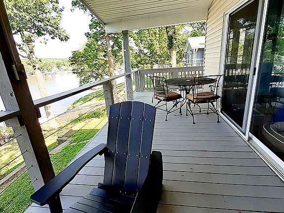 2nd image of 1990 Lakeshore Dr