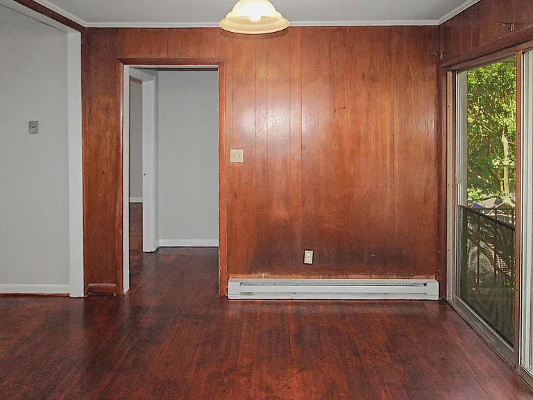 4121-2 Walker Rd — Photo 5