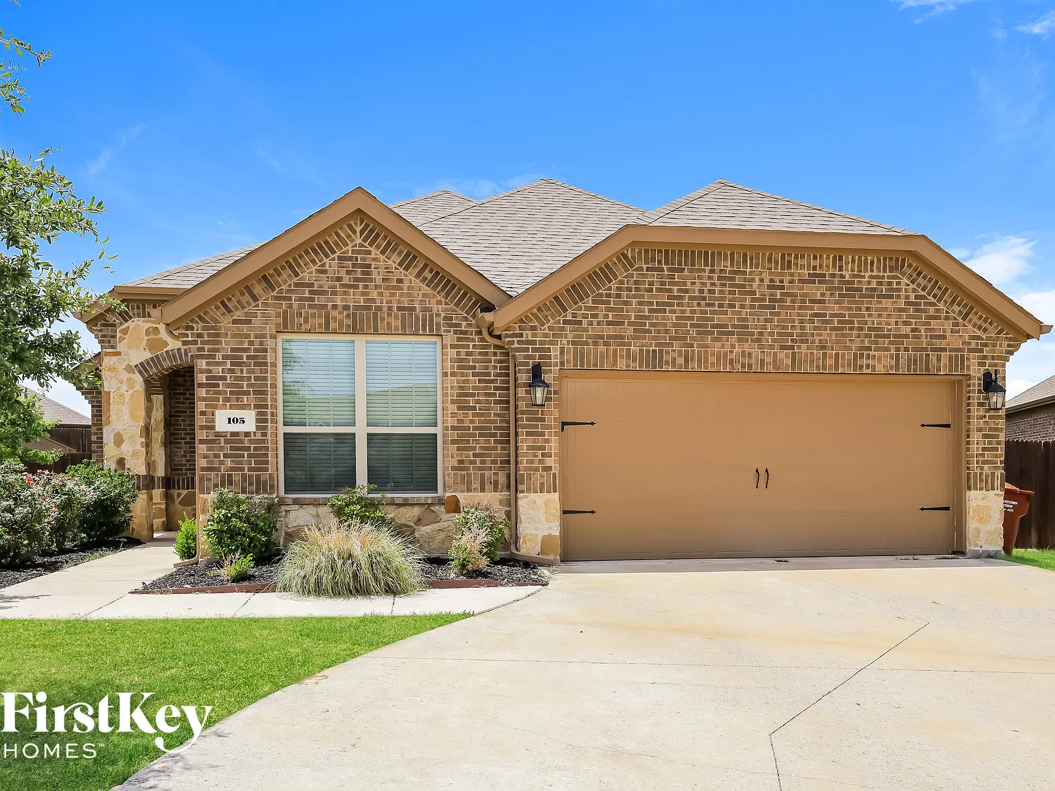 5 bed, 2.0 bath, 2136 sqft, $2,695 — Photo 1