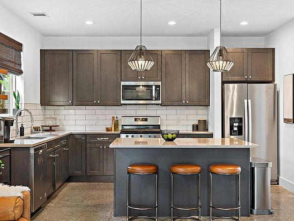3rd image of 6203 Caddie St #1