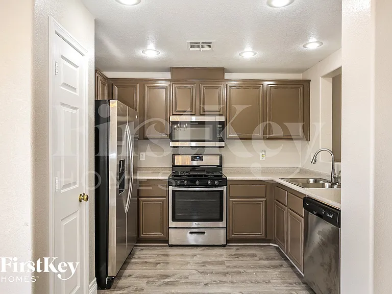 7908 Pale Rider St — Photo 6