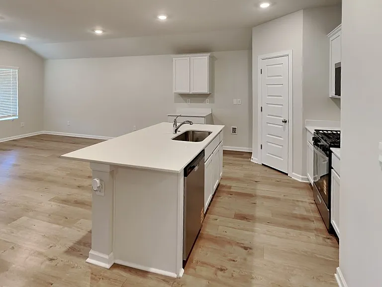6101 Green Meadow Ln — Photo 4
