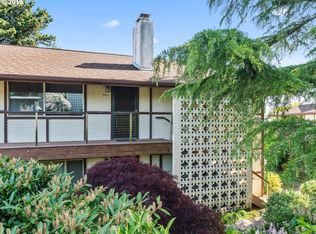 3028 SW Florida Ct APT C, Portland, OR 97219