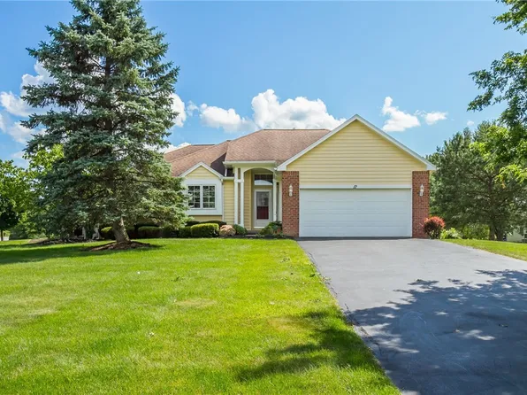17 Cobblefield Way, Pittsford, NY 14534