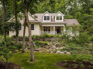 4215 Red Oak Dr, Cedar Rapids, IA 52403