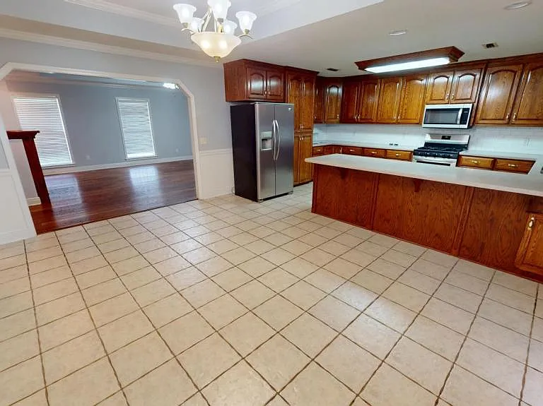808 Dixie Dr — Photo 5