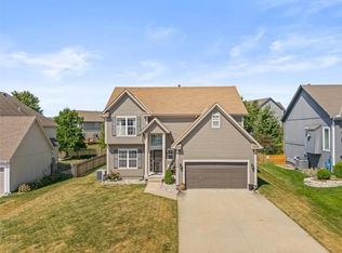 2340 SW Feather Ridge Rd, Lees Summit, MO 64082
