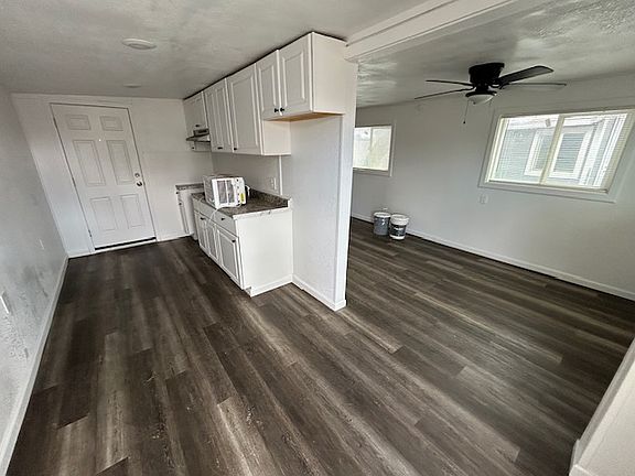 Kitchen/Living Area