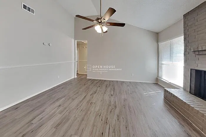 3 bed, 2.0 bath, 1524 sqft, $1,845 — Photo 4