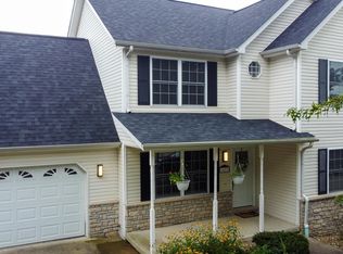 1427 W Adams Hill Cir, Bloomington, IN 47403