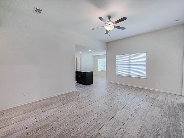 332 Lone Mountain Dr — Photo 5