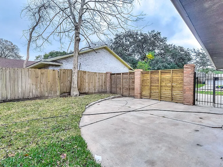 9006 Dunlap St — Photo 4