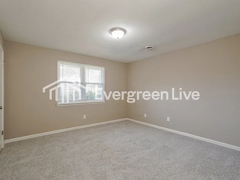 2211 Buckingham Dr — Photo 10