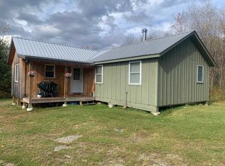 393 G P Loop Rd, Pittsburg, NH 03592