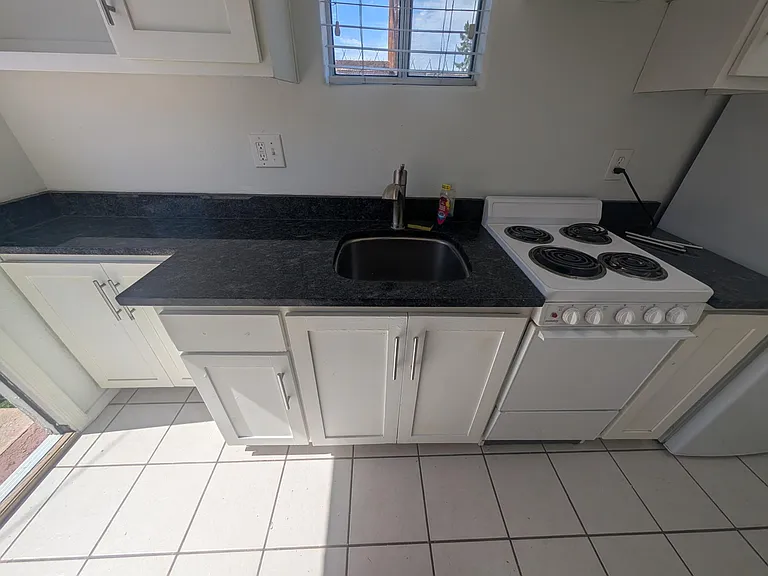 831 E Hedrick Dr #3 — Photo 3