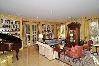 5th image of 6111 Kennedy Dr