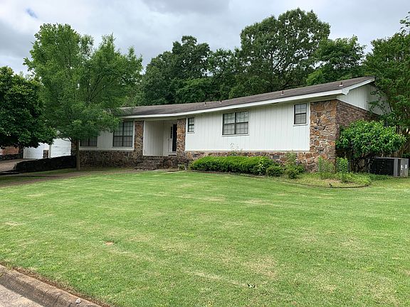 2nd image of 906 Kings Ct