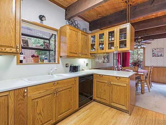 3rd image of 930 Fairway Park Dr #28