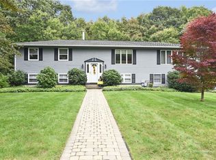 75 Americo Dr, Warwick, RI 02889