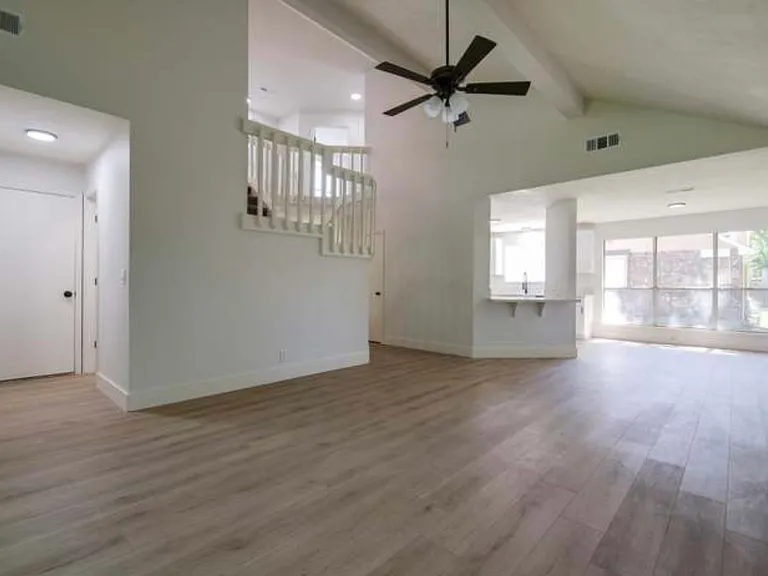 904 Jana Dr — Photo 6