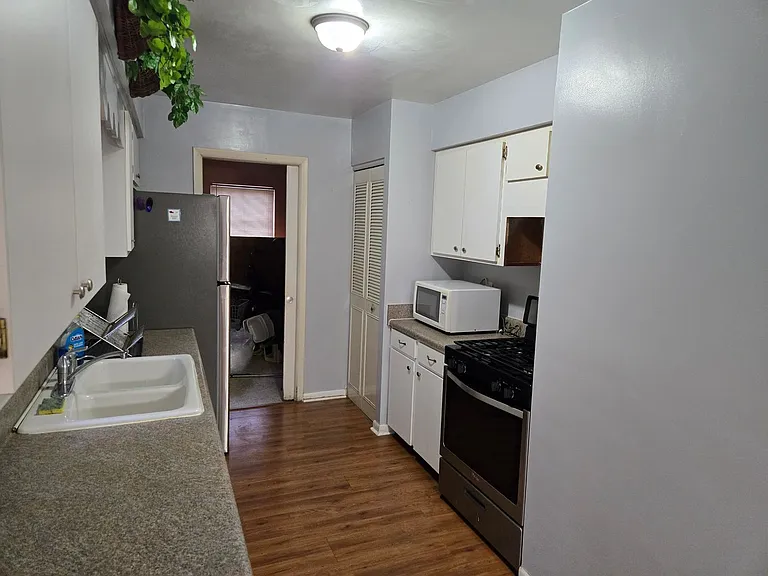 1502 Norbert Ter — Photo 6