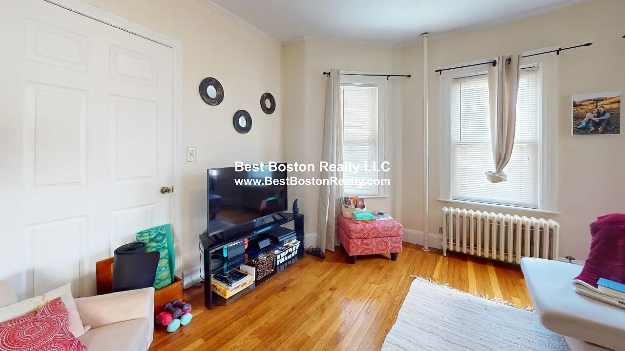 2 bed, 1.0 bath, 1200 sqft, $2,700 — Photo 3