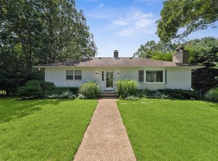 60 Bluff Point Rd, Sag Harbor, NY 11963