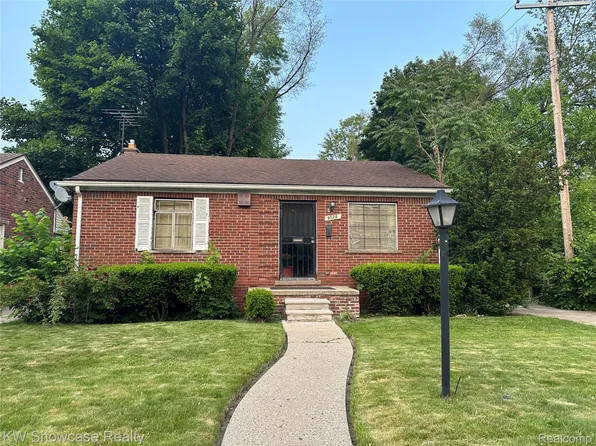 9528 Westwood St, Detroit, MI 48228