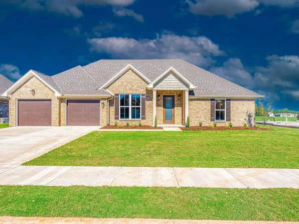 108 Scarlette Ln, Muscle Shoals, AL 35661