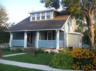 507 E 6th St, Prairie City, IA 50228