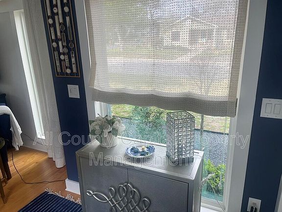 3rd image of 1809 Romeria Dr